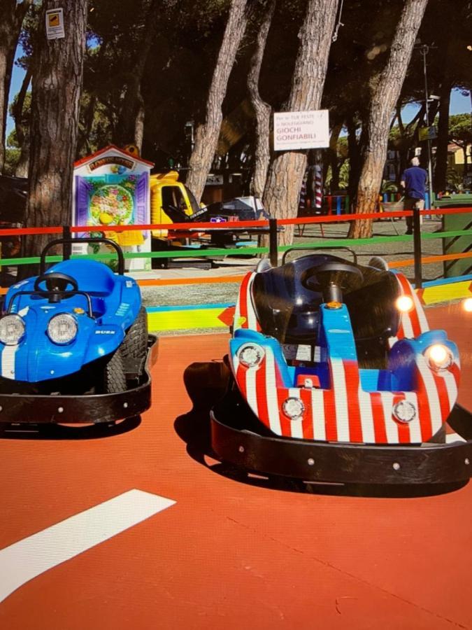 マリーナ・ディ・カッラーラLa Conchiglia A Marinaアパートメント エクステリア 写真